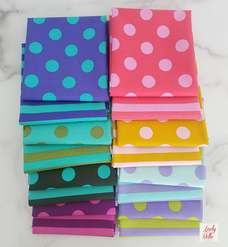 Roundabout Heirloom Quilt Kit by Sharon Holland with Art Gallery Fabrics